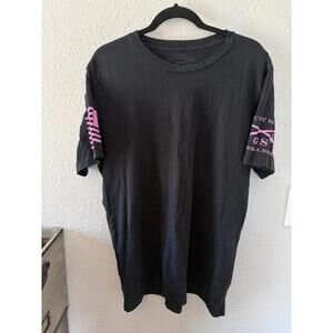 Men's Grunt Style Breast Cancer Tshirt size XL. Logos cracking